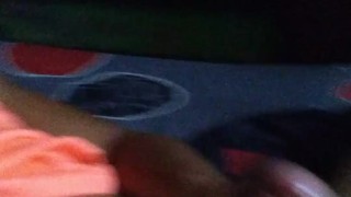 Full acabada con una paja a Solas