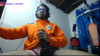 masturbandome con un anillo en el pene