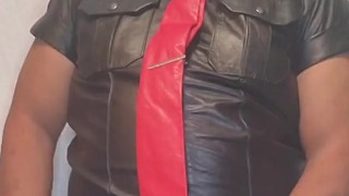 Big boy cant fit in his lederhosen