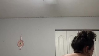 AMATEUR LATINA TWERKING BIG ASS