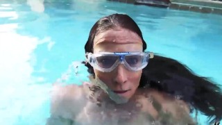 Brunette Cougar Sofie Marie Plays Her Pussy While Underwater