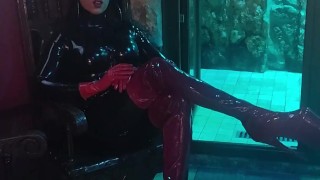 Dominatrix Tania en su trono