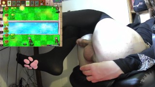 Femboy Gaming: Plants vs Zombies #8 while riding vibrating buttplug