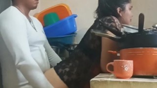 Empleada follada en la cocina y en el dormitorio