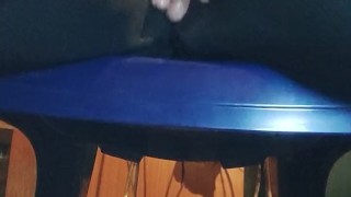 Empieza la noche con una buena paja