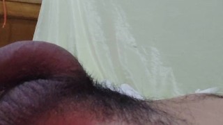 ME MASTURBO MI GRAN POLLA HASTA CORRERME