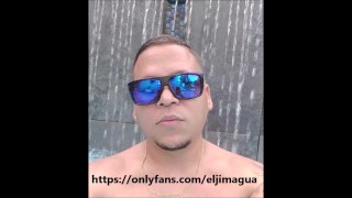 Orinando en una Playa de Puerto Rico - Pissing on the Beach