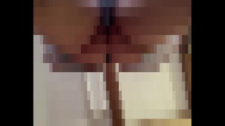 スクワットするお尻