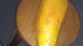 A PELO COGIENDO CON UNA PAPAYA (FETICHE DE LA FRUTA) 🍑🍌