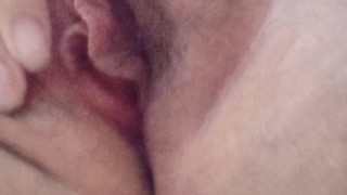 Tocandome mientras me baño