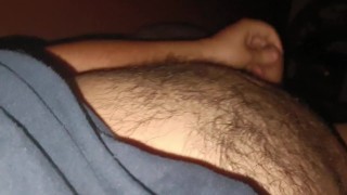 Gordito hablando sucio en la cama
