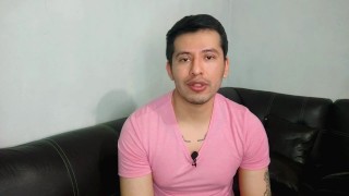 Recibo sexo oral del de 21 años de mi novia ! A las 3am en la sala a escondidas de mi mujer!