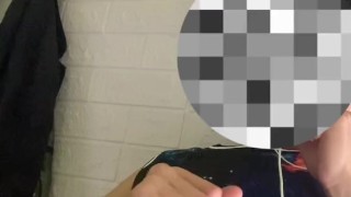 nagjakol habang walang kasama sa bahay