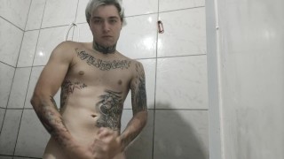 who sees this little face can't imagine the size