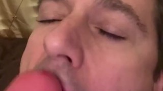 I love to serve cock