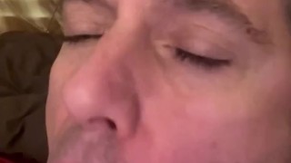 I love to serve cock