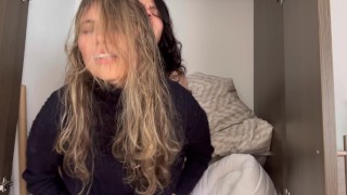 En el armario nadie nos va a escuchar, dame rico!!