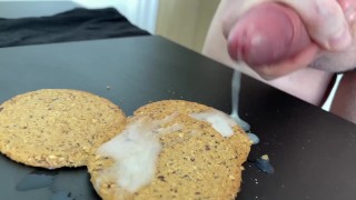 Adding extra cream to my cookies | HUGE CUMSHOT