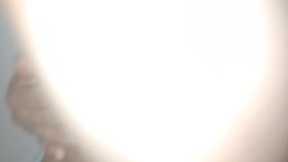 Me coge mi hermanastro por error y me gusta como me lo mete