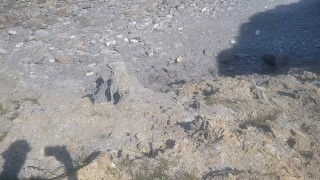🏝⛰️Desciendo Por Las Rocas Hacia La Playa Virgen,Me Masturbo y Me Corro Gimiendo Como Nunca