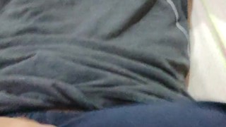 MIRA COMO JUEGA CON SU PENE- MEN SE SACA LA POLLA