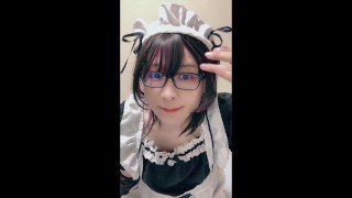 不良メイド女装娘がアナルにおもちゃを挿れながら手コキで射精💦