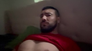 Beefy stud shoots his morning load for his onlyfans