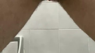 Meando con gran verga orines