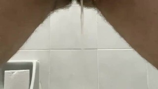 Meando con gran verga orines