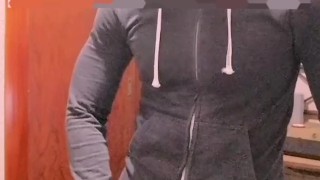 Hot guy cumming during a cold night | Huge cumshot | Onlyfans: @liamdenoche