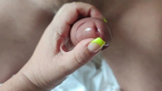 Mi VECINA me pajea mientras su marido no esta, me pone la POLLA Gorda y Super DURA