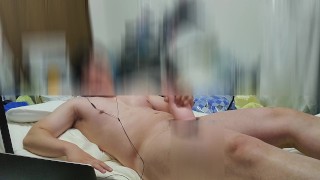 一般男性立ちオナニー　最後はビクビク射精