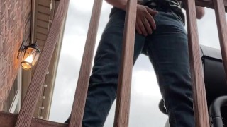 Redneck Mason Volt pisses off deck