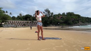 Забрался в окно к незнакомке, пока она отдыхала и трахнул её