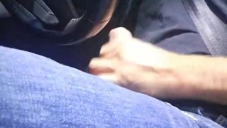 Paja mientras conduzco el coche