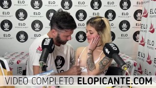 MILE GOMEZ MUESTRA LOS PEZONES EN EL CUARTO PICANTE