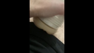 Je baise sa petite chatte