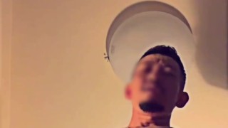 オナホオナニーで豪快に射精