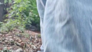 andkvcat подрочил в лесу