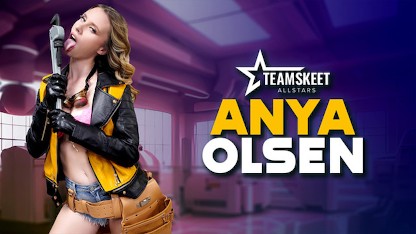 Vivacious 安雅·奥尔森 (Anya Olsen) 是本月 Teamskeet 月度明星：色情明星采访和性交