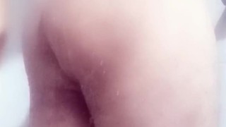 Amateur probando un dildo