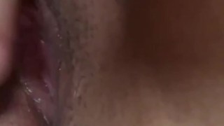 Jugando con mi vagina jugosa