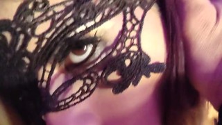 Mi maestra me pidió que se la chupara mientras esperamos que regrese del recreo