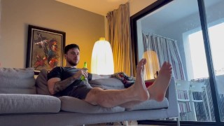 Unaware giant burglar foot - ass - bulge