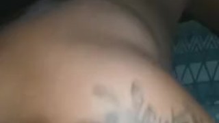 Me cojen en 4 y me acaban adentro grito como putita