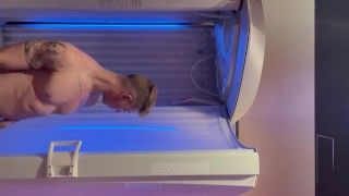 Daniel Hausser getting red light therapy early 2022