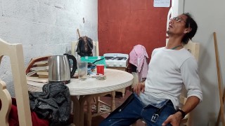 Ni enfermero ni empleado, Raba Erre: un soltero deslechado...