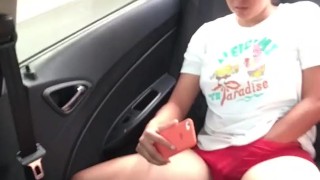 I ask my neighbor for help for a photo shoot on Uber