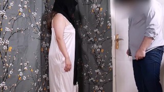 شوهرم سر کار بود، پیتزا گرفتم و پولشو با کُسم حساب کردم🇮🇷/ Iranian pizza guy paid with pussy