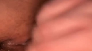 Fucking my pussy with a vibrator and ending with an orgasm😩